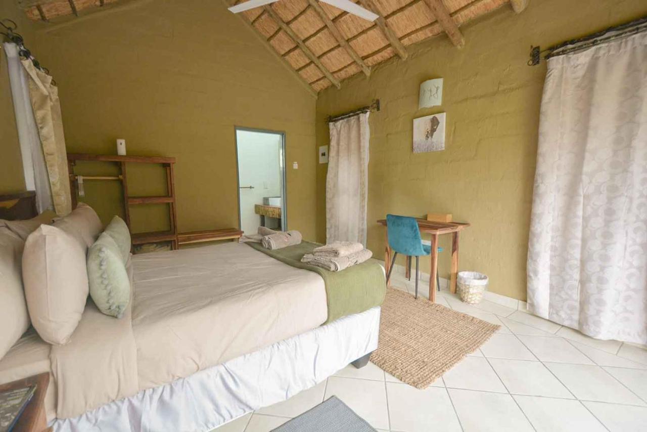 African Excursions Guest House Khwai Exterior photo