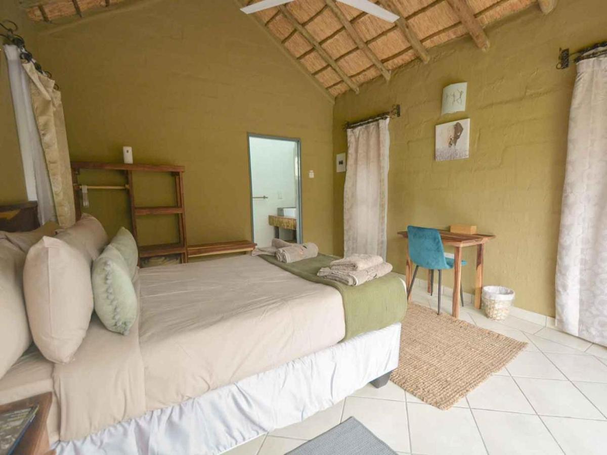 African Excursions Guest House Khwai Exterior photo